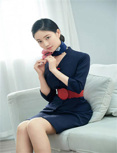 《嫩模李丽莎喷水在线视频》