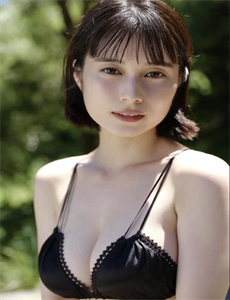 《美女被j进去动态》